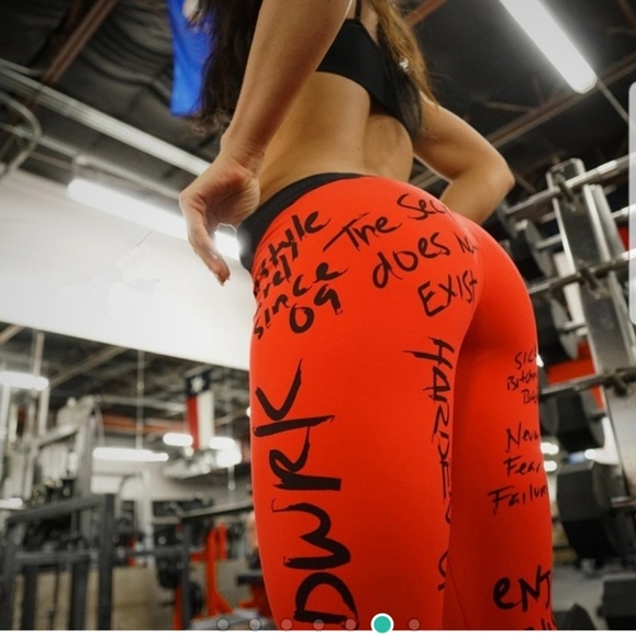 Hot New " Graffiti" Workout Leggings***1 pr Left** - Picture 4 of 6